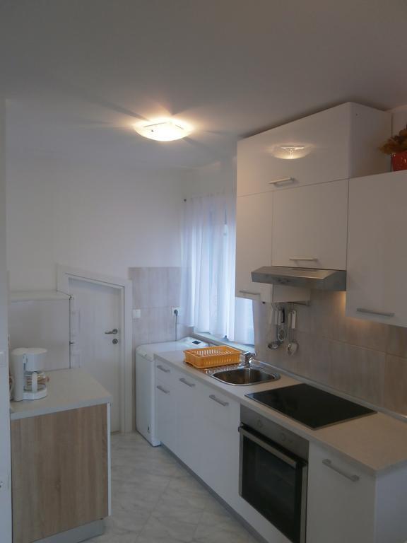 Apartments Crncic Šilo Pokoj fotografie