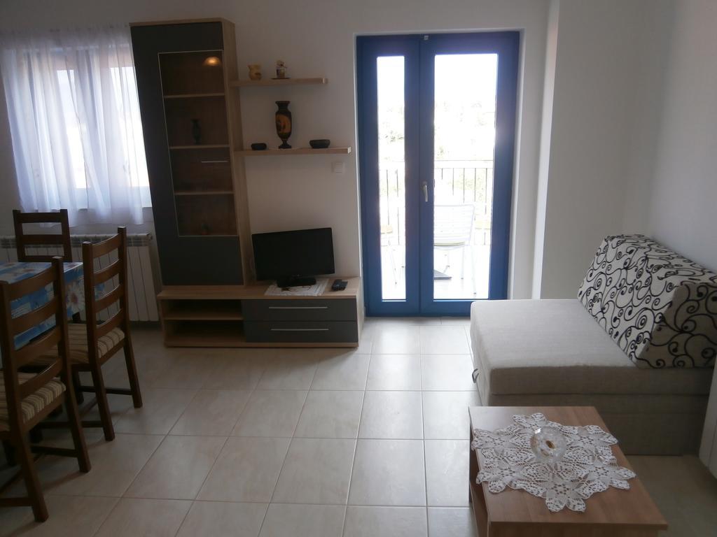 Apartments Crncic Šilo Pokoj fotografie