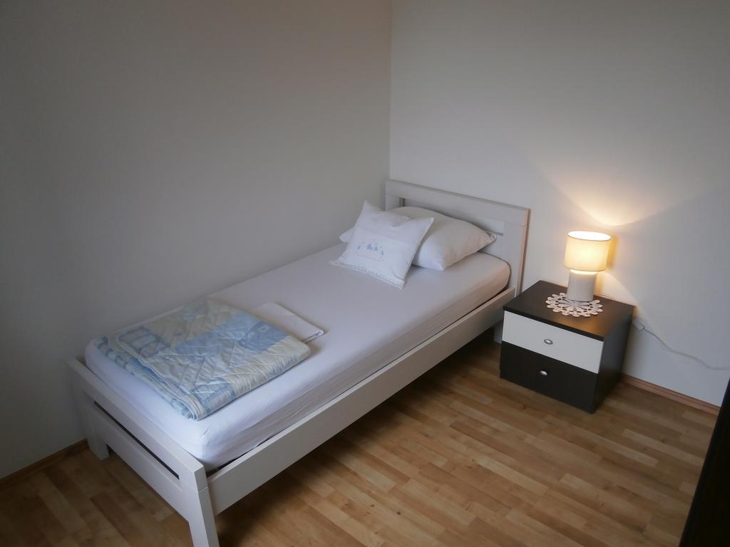Apartments Crncic Šilo Pokoj fotografie