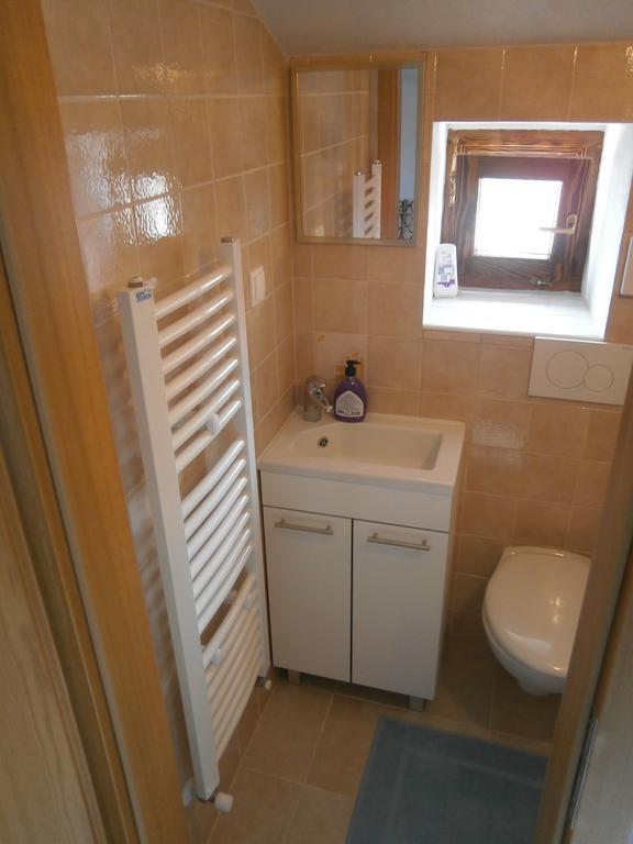 Apartments Crncic Šilo Pokoj fotografie