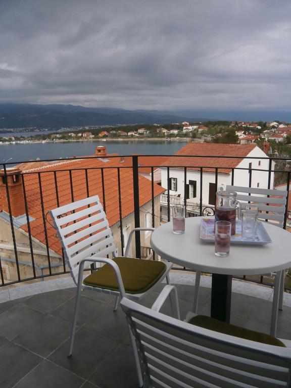 Apartments Crncic Šilo Pokoj fotografie